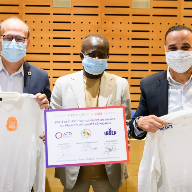 Signature partenariat AFD INSEP CNOSS (cominté olympique sénégalais)